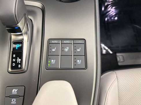 New 2026 Lexus UX 300h FWD image 29