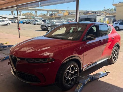 Used 2024 Alfa Romeo Tonale Ti w/ Premium Interior Package AWD/4WD image 6