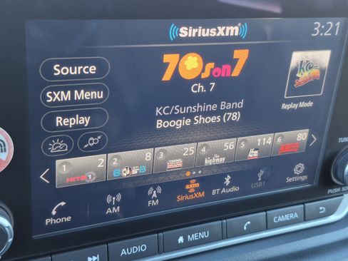 Used 2023 Nissan Rogue SV image 21