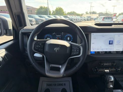 Used 2025 Ford Bronco Outer Banks AWD/4WD image 14