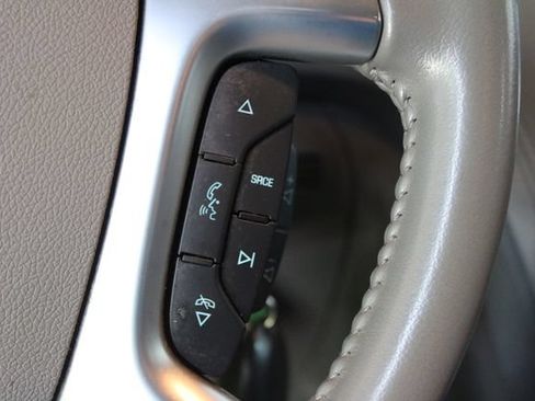 Used 2017 Chevrolet Traverse LT w/ True North Edition FWD image 17