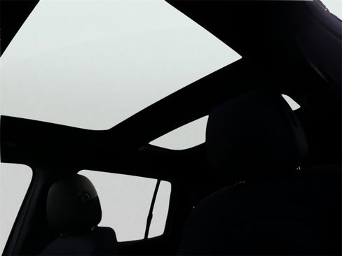 New 2026 Mercedes-Benz GLB 250 4MATIC image 45