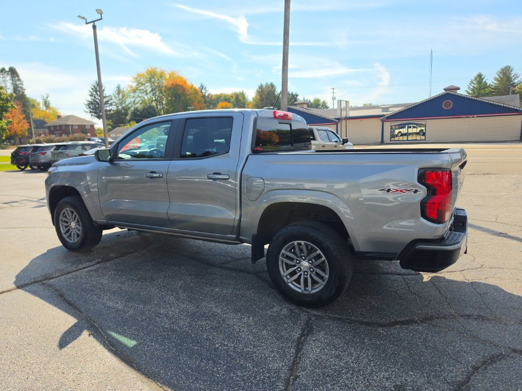 Certified 2024 Chevrolet Colorado LT w/ LT Convenience Package II AWD/4WD image 4