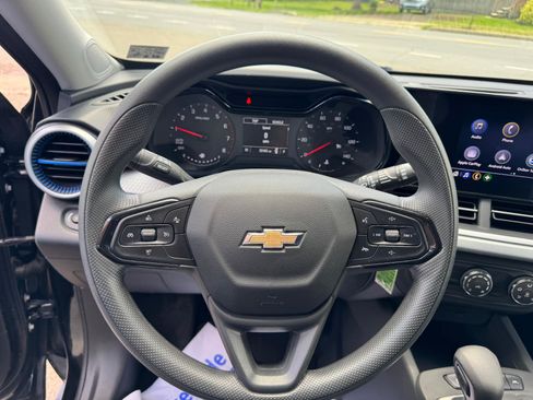 Used 2024 Chevrolet Trax LS FWD image 23