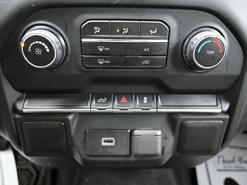 Used 2020 Chevrolet Silverado 1500 Custom w/ Custom Value Package AWD/4WD image 19