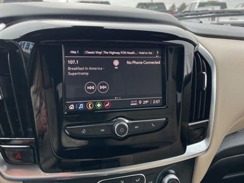 Used 2022 Chevrolet Traverse LS image 41