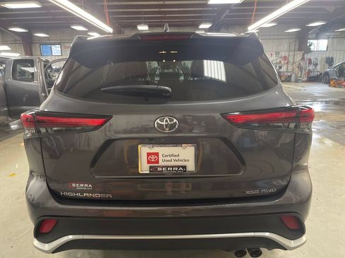 Certified 2021 Toyota Highlander XSE AWD/4WD image 7
