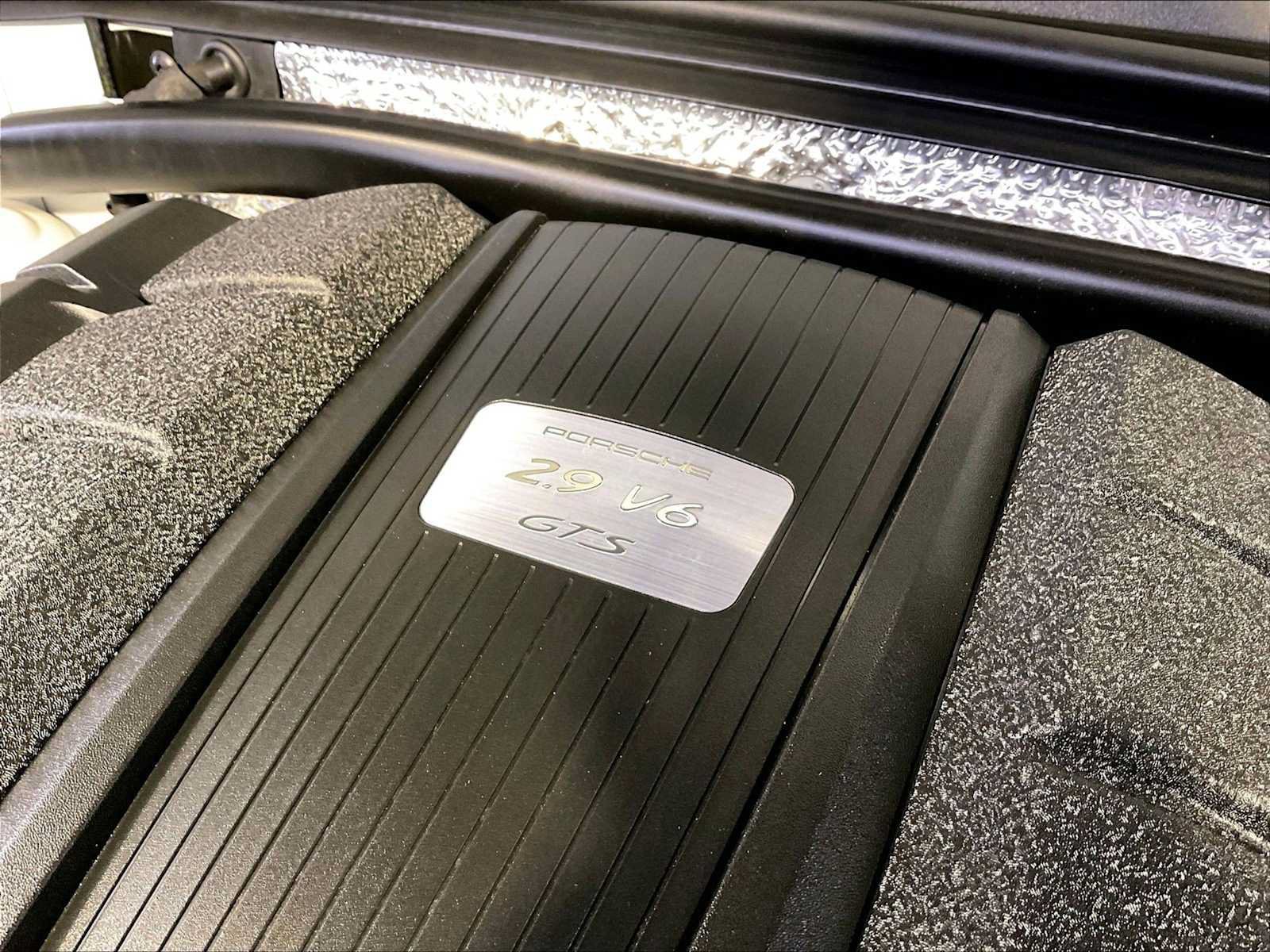 Certified 2022 Porsche Macan GTS AWD/4WD image 33