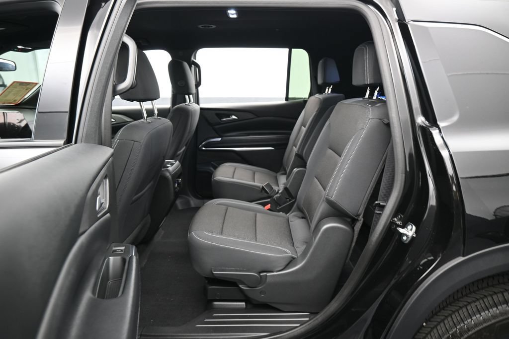 Used 2026 Chevrolet Traverse LT FWD image 29