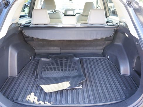 Used 2022 Toyota RAV4 XLE Premium image 16