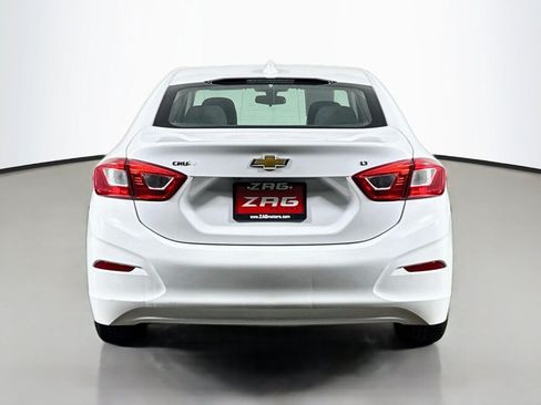 Used 2018 Chevrolet Cruze LT w/ LT Fleet Convenience Package FWD image 4