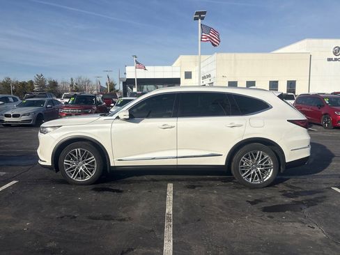 Used 2023 Acura MDX SH-AWD w/ Advance Package image 9