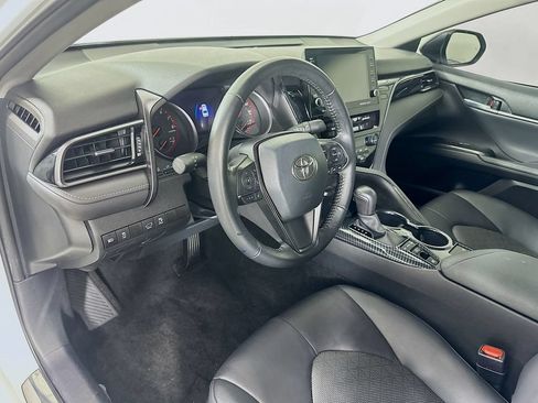 Used 2023 Toyota Camry XSE FWD image 9