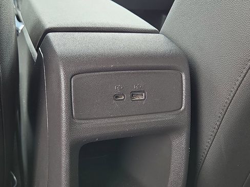 Used 2025 Chevrolet Trax LT FWD image 16