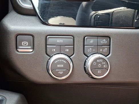 Used 2026 GMC Sierra 1500 SLT AWD/4WD image 25