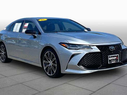 Used 2019 Toyota Avalon Touring w/ Advanced Safety Package FWD image 2