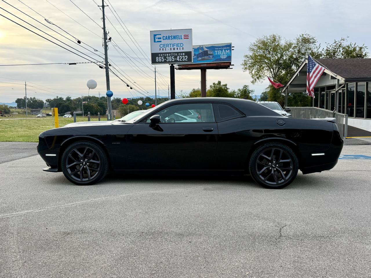 Used 2019 Dodge Challenger R/T RWD image 12