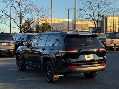 New 2025 Jeep Grand Cherokee L Altitude image 9