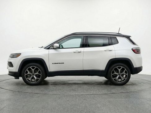 Used 2025 Jeep Compass Limited image 5