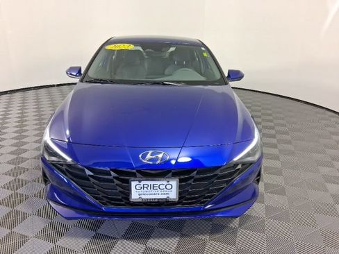 Used 2023 Hyundai Elantra SEL w/ Cargo Package FWD image 2