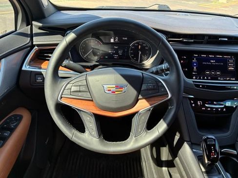 Used 2025 Cadillac XT5 Premium Luxury w/ LPO, Floor Liner Package FWD image 15