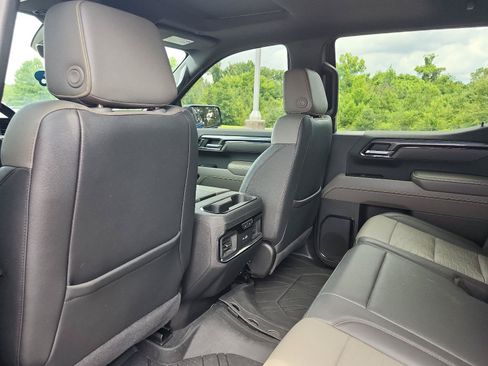 Used 2022 Chevrolet Silverado 1500 ZR2 w/ Technology Package AWD/4WD image 14