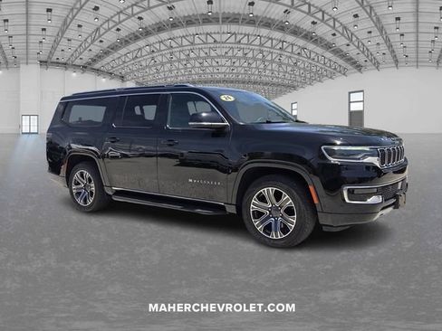 Used 2024 Jeep Wagoneer L Series II RWD image 1