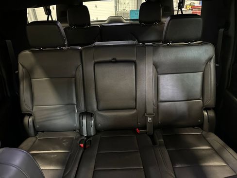 Used 2023 Chevrolet Suburban LT image 36