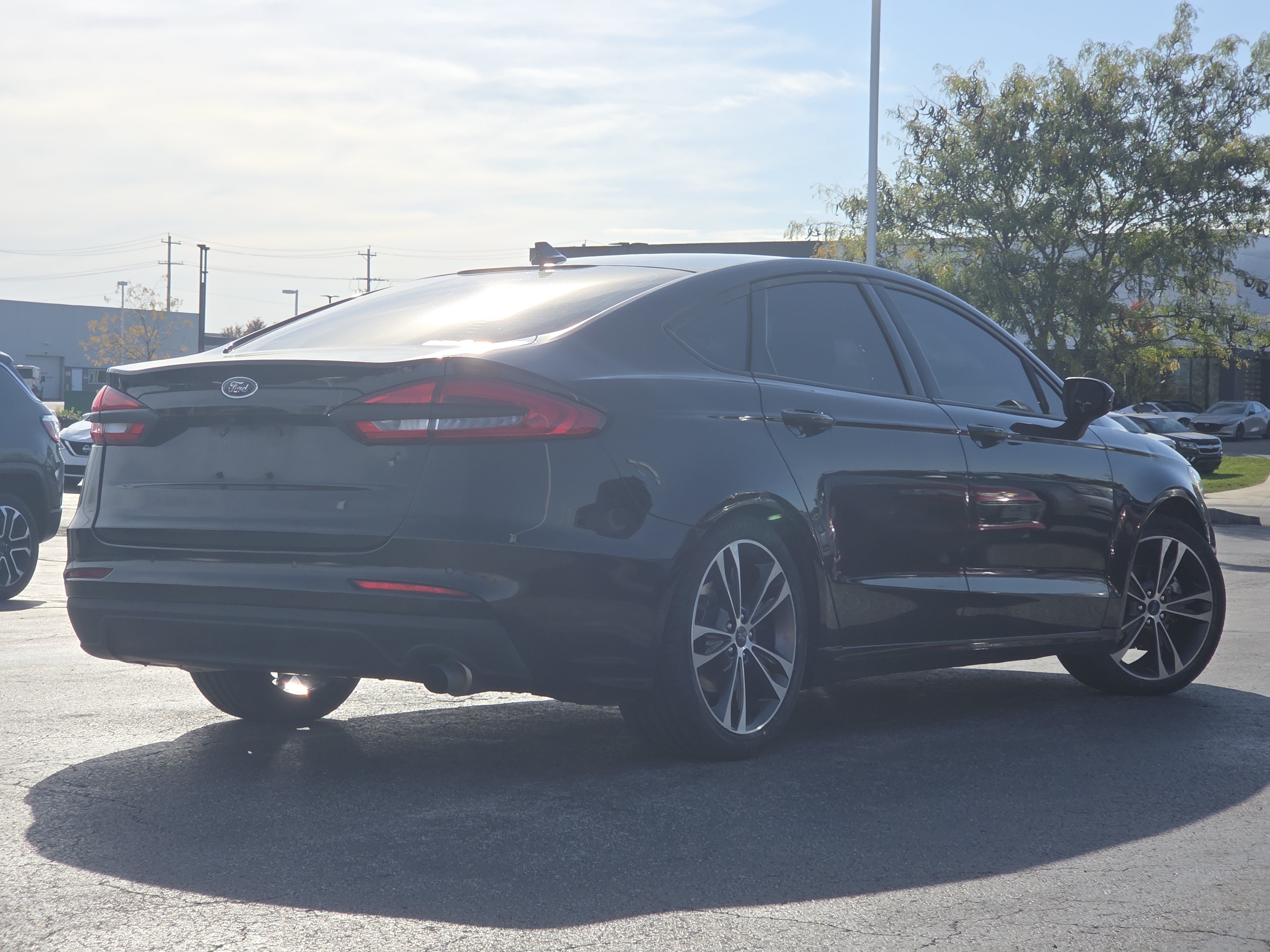 Used 2020 Ford Fusion SE FWD image 9