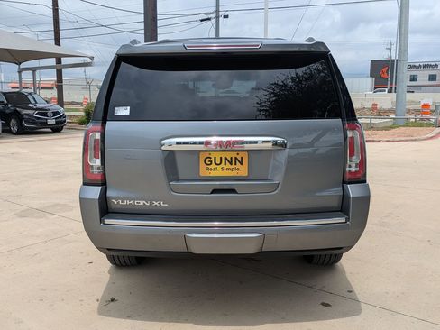 Used 2018 GMC Yukon XL Denali w/ Denali Ultimate Package RWD image 4
