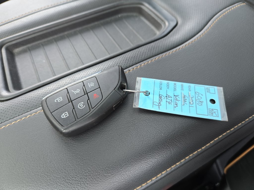 Used 2021 GMC Yukon AT4 w/ AT4 Premium Package AWD/4WD image 30