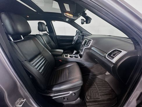 Used 2018 Jeep Grand Cherokee Limited image 34