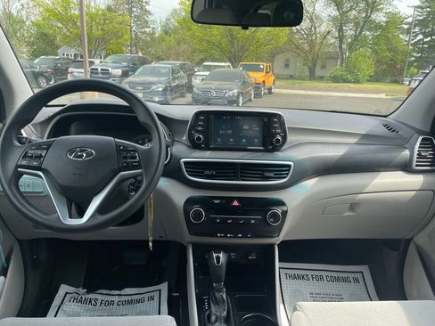 Used 2020 Hyundai Tucson SE w/ Cargo Package image 16