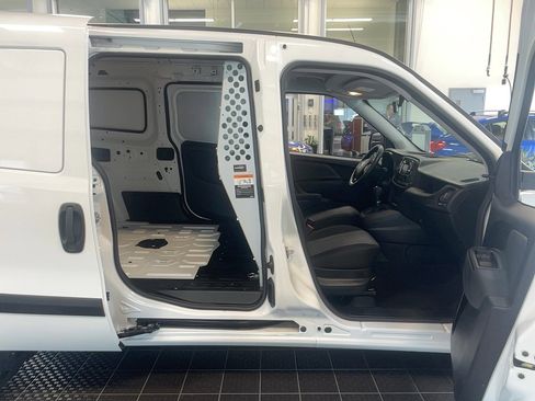 Used 2022 RAM ProMaster City Tradesman FWD image 12
