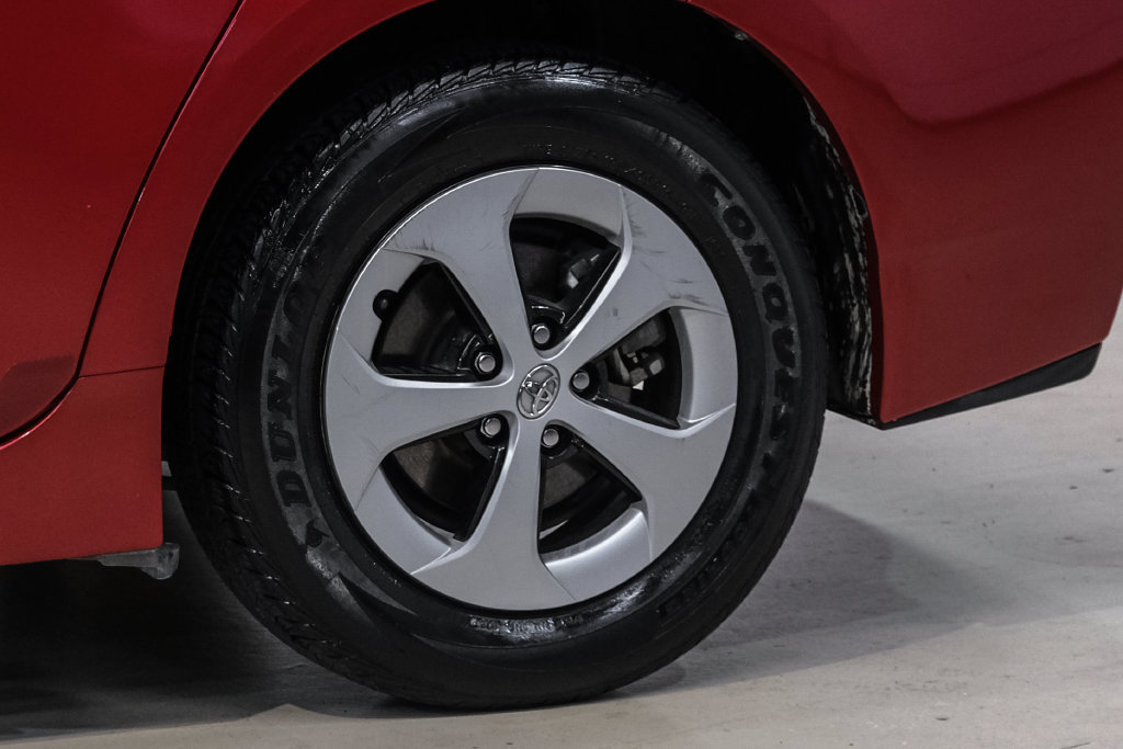 Used 2012 Toyota Prius Four w/ Deluxe Solar Roof Pkg FWD image 51