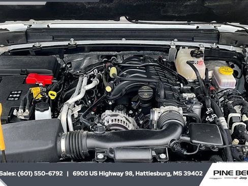 Used 2024 Jeep Wrangler Unlimited Rubicon image 8