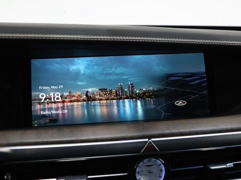 Used 2021 Genesis G90 3.3T Premium RWD image 25