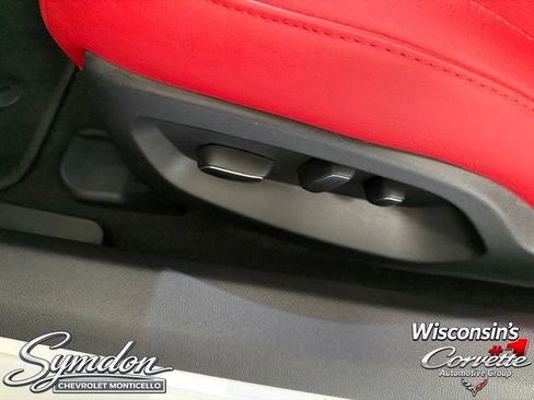 Used 2016 Chevrolet Corvette Z06 w/ 3LZ Preferred Equipment Group RWD image 18