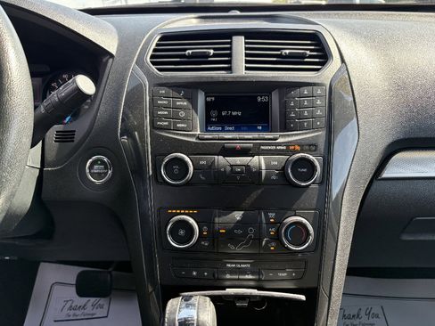 Used 2018 Ford Explorer XLT AWD/4WD image 27