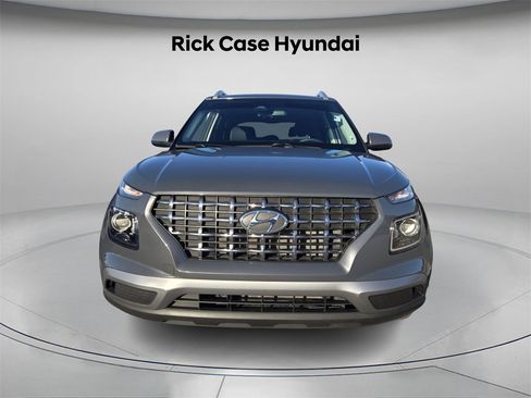 Certified 2024 Hyundai Venue SEL image 5