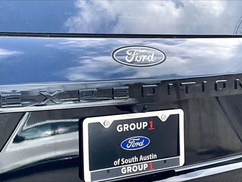 Used 2025 Ford Expedition Max Platinum w/ Stealth Performance Package image 35