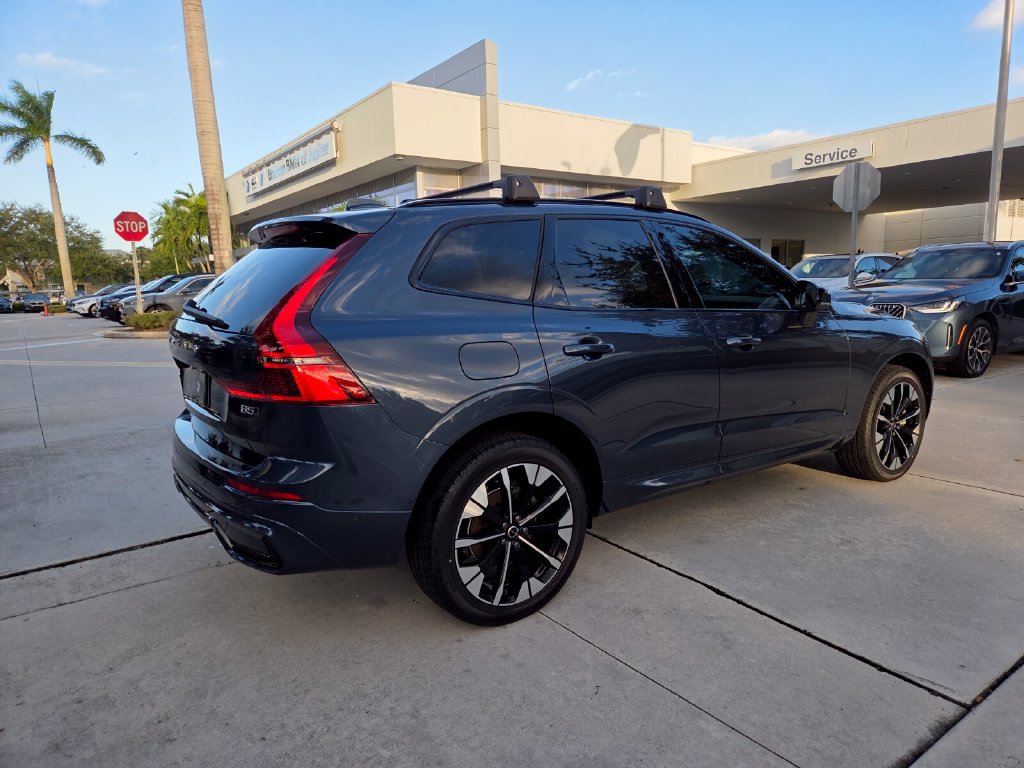 Used 2026 Volvo XC60 B5 Plus AWD/4WD image 4