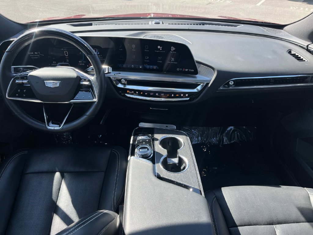 Used 2024 Cadillac Lyriq Luxury RWD image 16