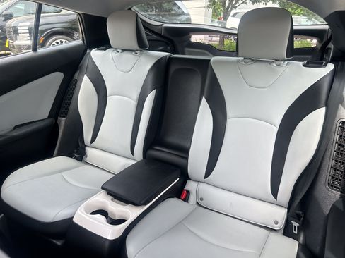 Used 2018 Toyota Prius Prime Advanced w/ Carpet Mat Package FWD image 5
