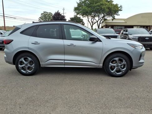 Used 2024 Ford Escape ST-Line w/ Tech Pack #1 AWD/4WD image 6