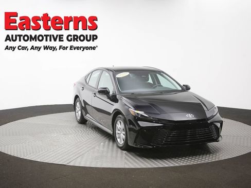 Used 2025 Toyota Camry LE FWD image 50