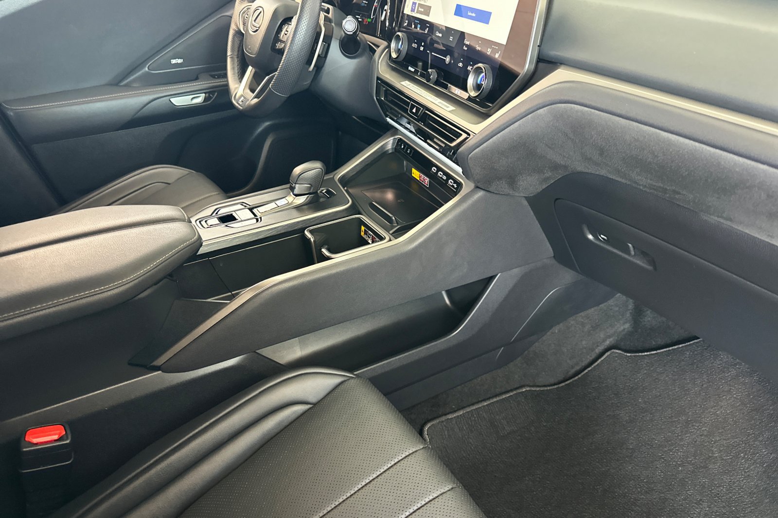 Certified 2025 Lexus TX 500h AWD image 13