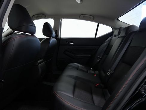 Used 2024 Nissan Altima 2.5 SR FWD image 21