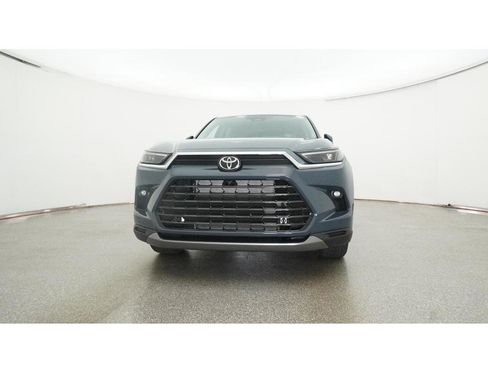 New 2026 Toyota Grand Highlander Limited image 31