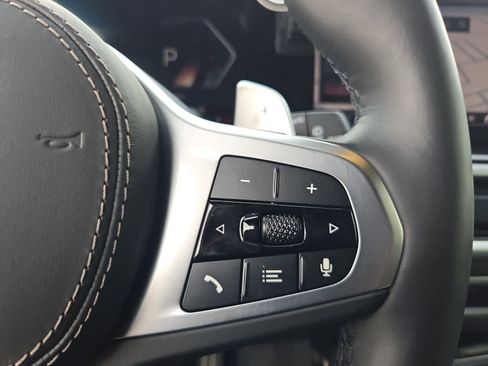 Used 2024 BMW X7 xDrive40i w/ M Sport Package image 24